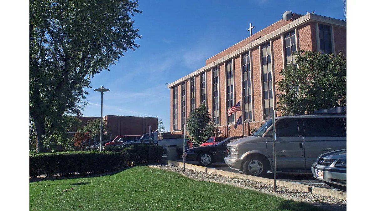 Ascension Medical Group St Vincent - 2015 Jackson Street - Image 1 of 20