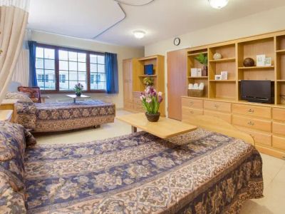 Avon Health and Rehabilitation Center - Image 2 of 13