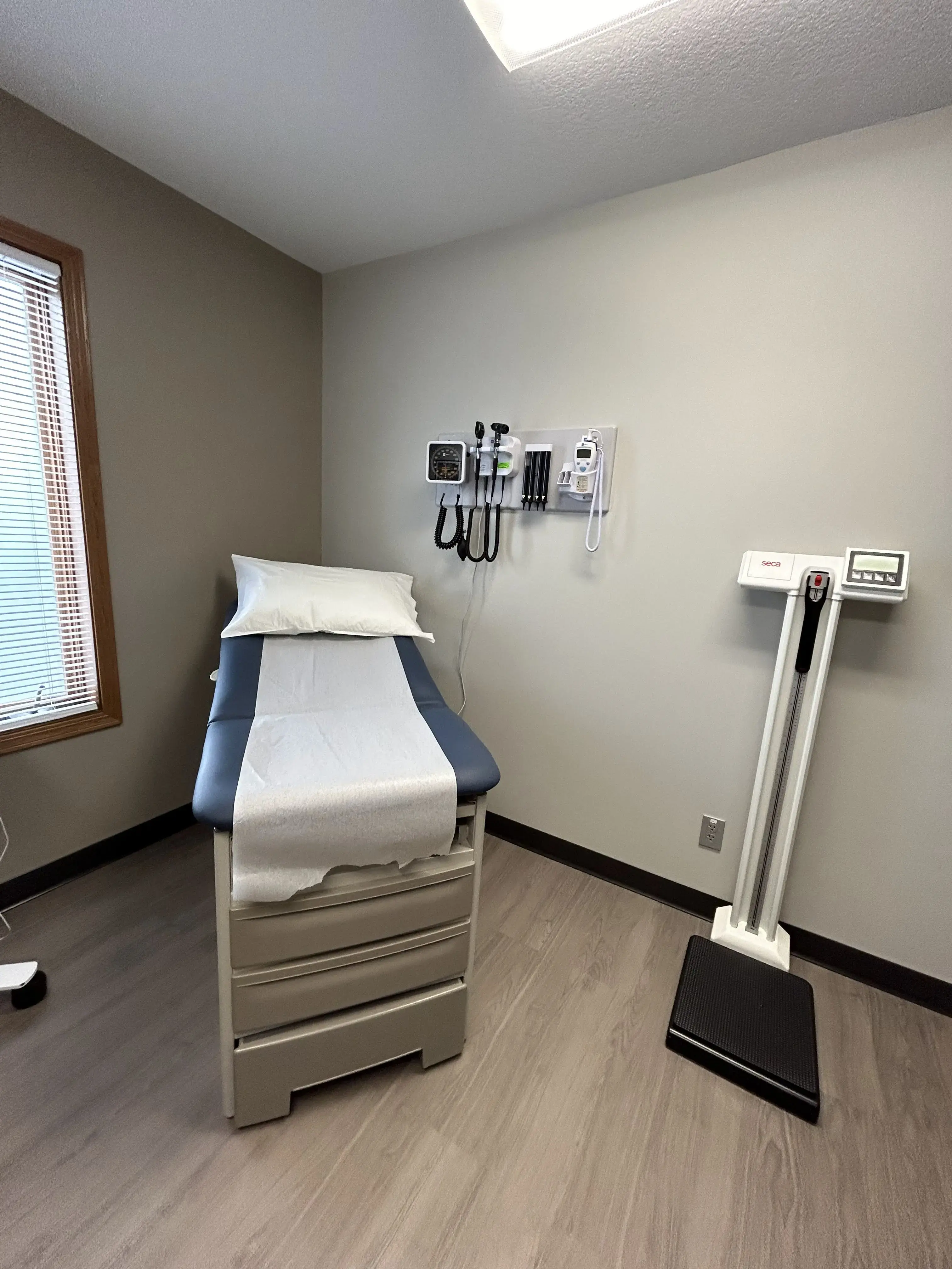 Bowen Center - Angola - Image 1 of 9