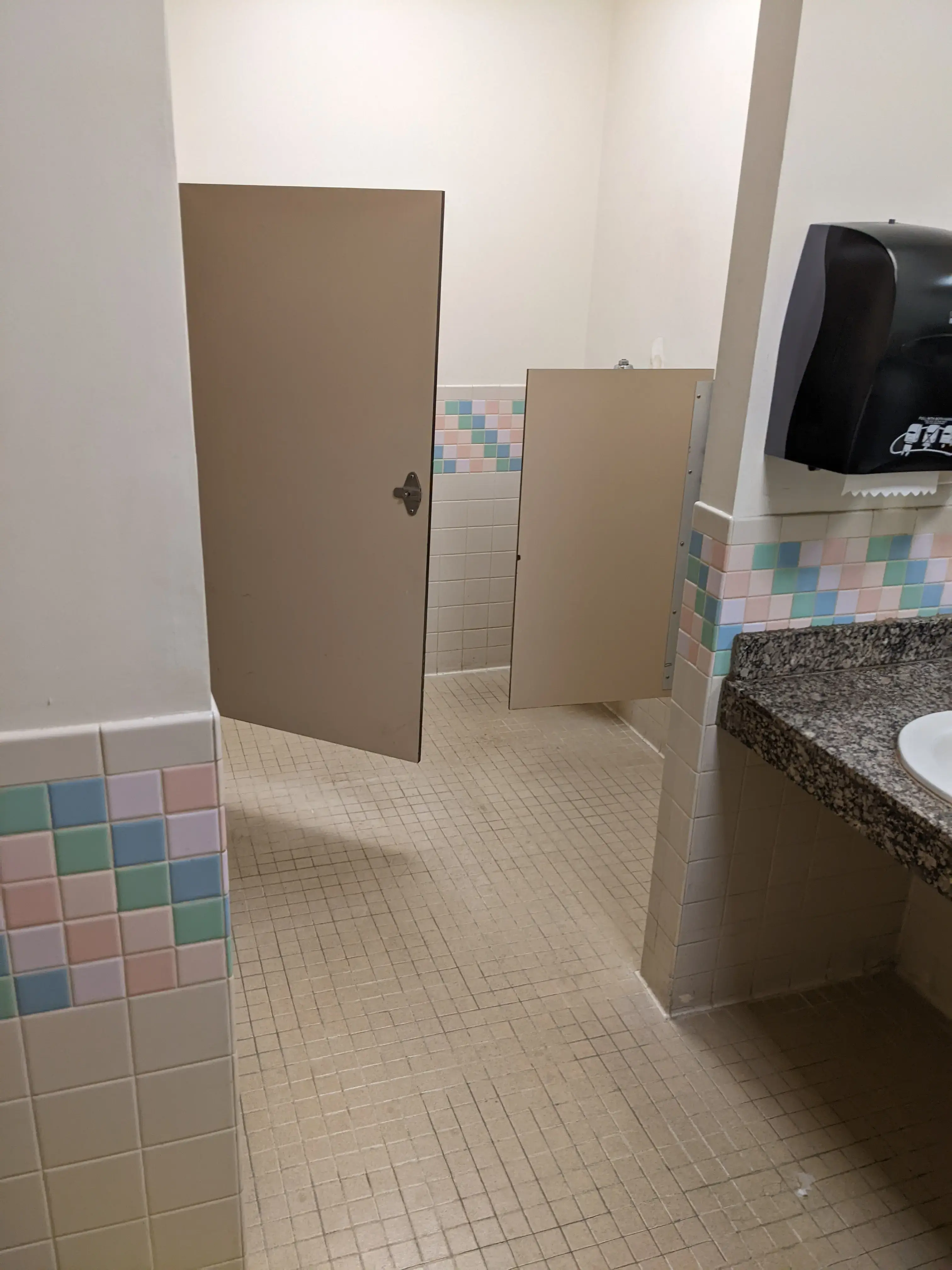 Charlie Norwood VAMC - Image 4 of 20