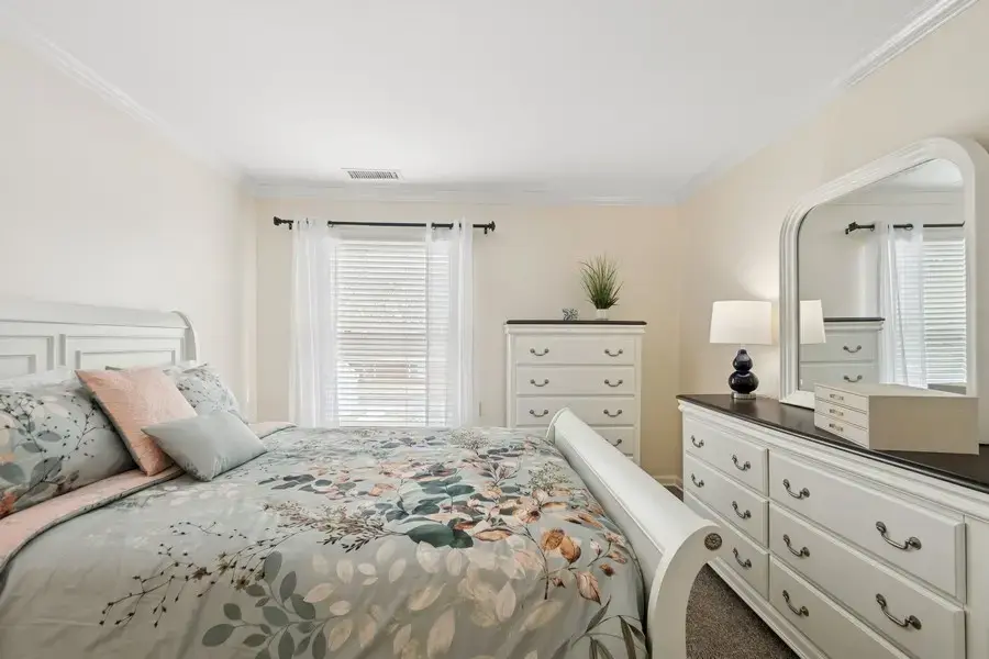 Forum at the Crossing - Image 2 of 20