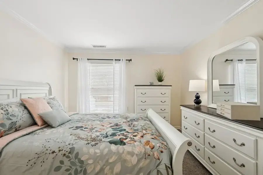 Forum at the Crossing - Image 2 of 20