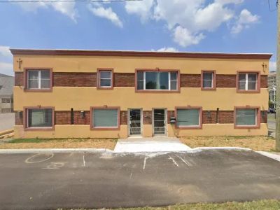 Oxford House - Indy - Image 3 of 3