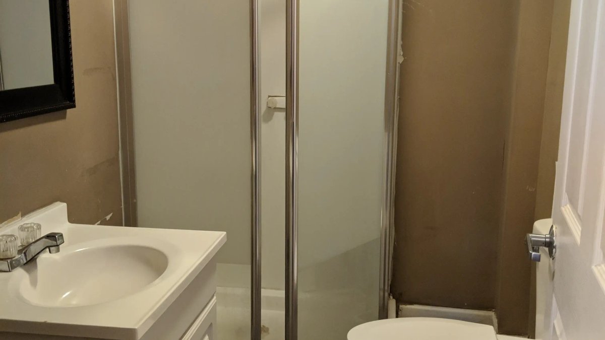 Oxford House - Indy - Image 1 of 3