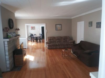 Oxford House - Mariposa - Image 2 of 3