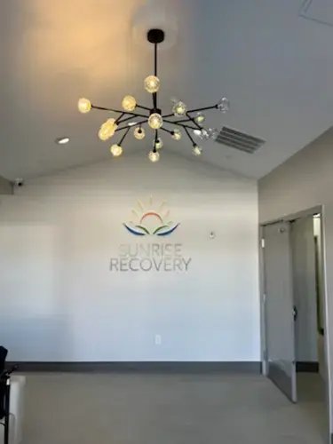 Sunrise Recovery - Drug and Alcohol Women's Rehab in Clarksville - Image 2 of 9