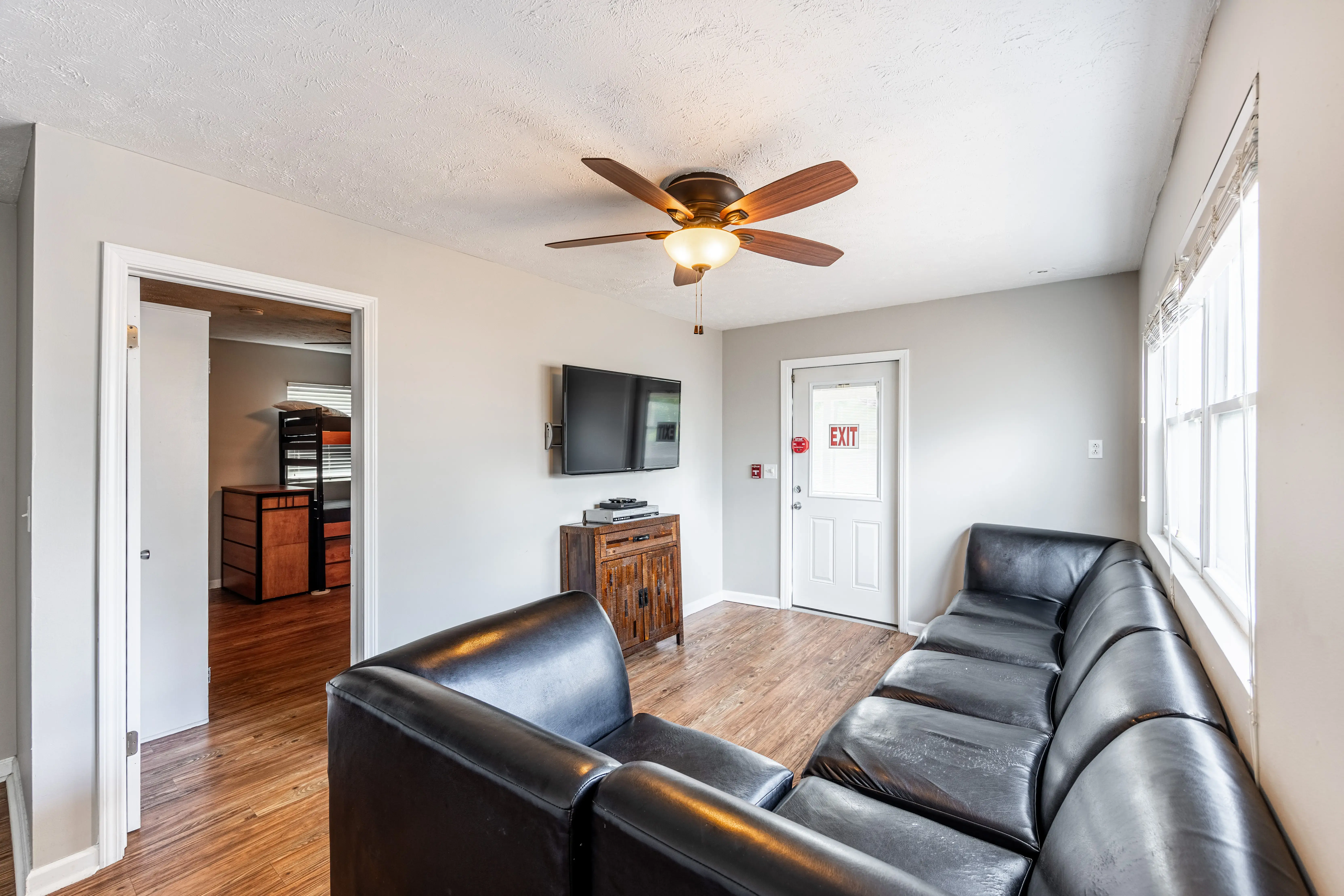 Tara Treatment - Image 7 of 7